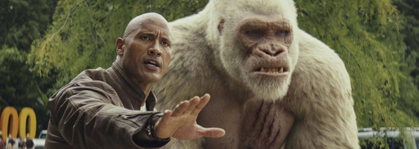Srdečný Dwayne „The Rock“ Johnson obdaroval svoji matku novým domem. Odvděčil se jí tak za skvělou výchovu