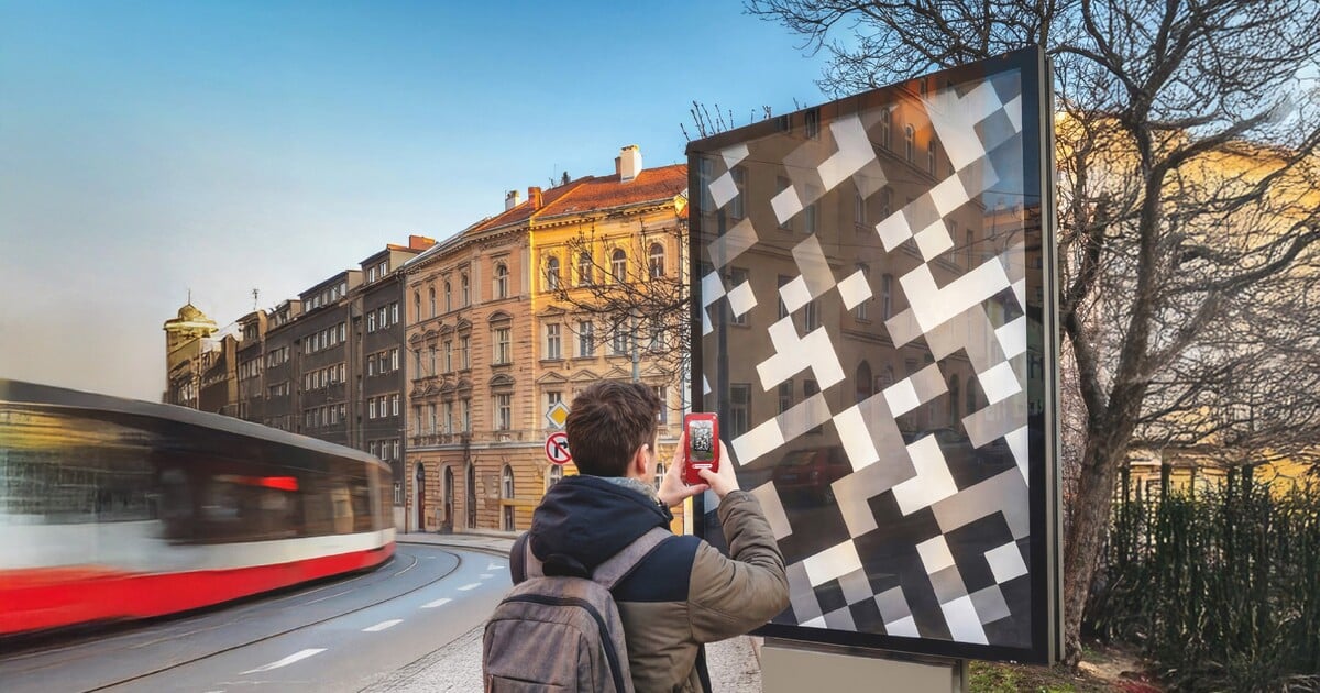 V Praze se objevily záhadné billboardy. Radí ti, aby sis dal*a pauzu