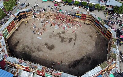 Stadium Collapsed During A Bullfight In Colombia. Several People Died And Hundreds Were Injured