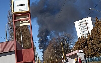 STALO SA PRÁVE TERAZ: V Košiciach horí areál, v ktorom plamene zachvátili priestory reklamnej agentúry