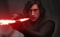 Star Wars dominuje tržbám a stane se letošním 7. miliardovým filmem od Disney. Značka ale výrazně slábne (Box Office)