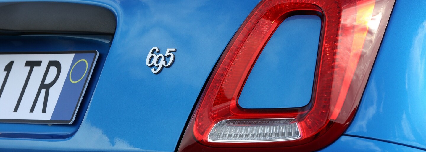 Starý Fiat 500 žije ďalej. Abarth predstavuje ďalšiu vyšperkovanú špecialitku