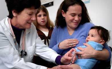 Stát chce odškodňovat rodiče, jejichž dítě zemře po očkování Stát chce odškodňovat rodiče, jejichž dítě zemře po očkování
