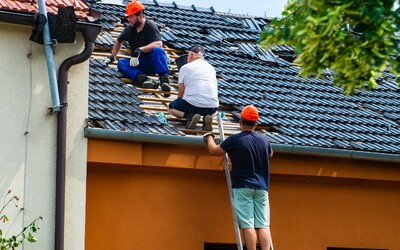 Štát finančne pomôže tisíckam Slovákom s obnovou domov. Príspevok zaplatí nové okná či dvere, už zverejnili prvé detaily