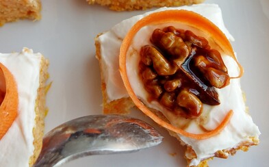 Šťavnatý ananasovo-mrkvový koláč s tvarohovým krémem, který se může pochlubit také výbornými nutričními hodnotami (Recept) Šťavnatý ananasovo-mrkvový koláč s tvarohovým krémem, který se může pochlubit také výbornými nutričními hodnotami (Recept)