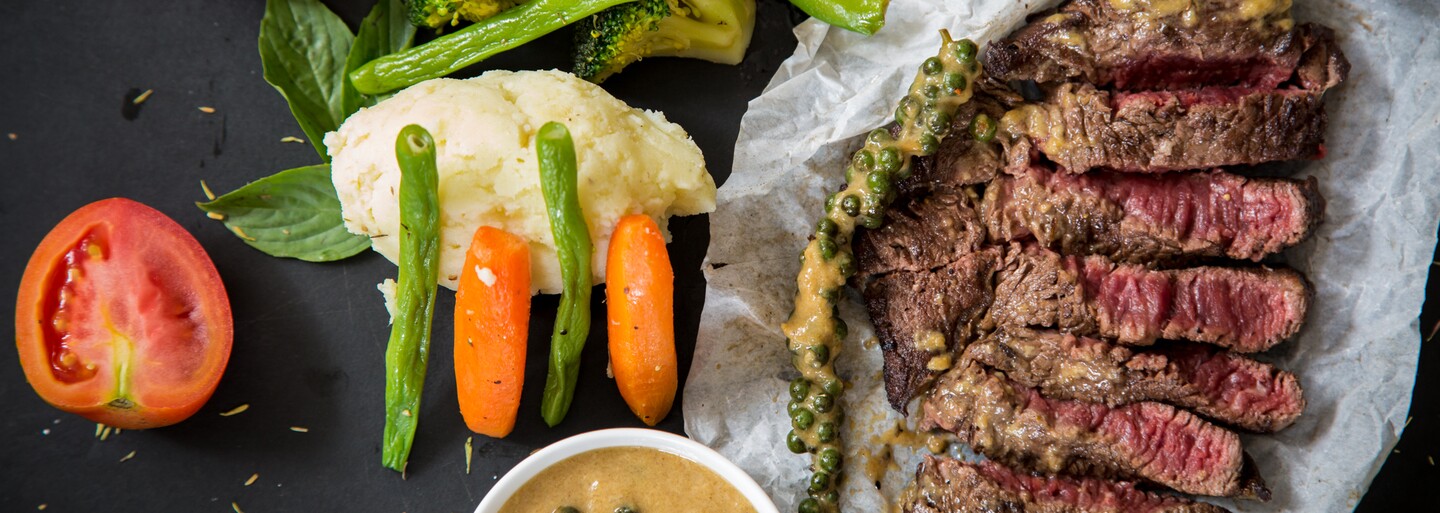 Steak z kmenových buněk? Umělé maso by mohlo být na trhu už do čtyř let