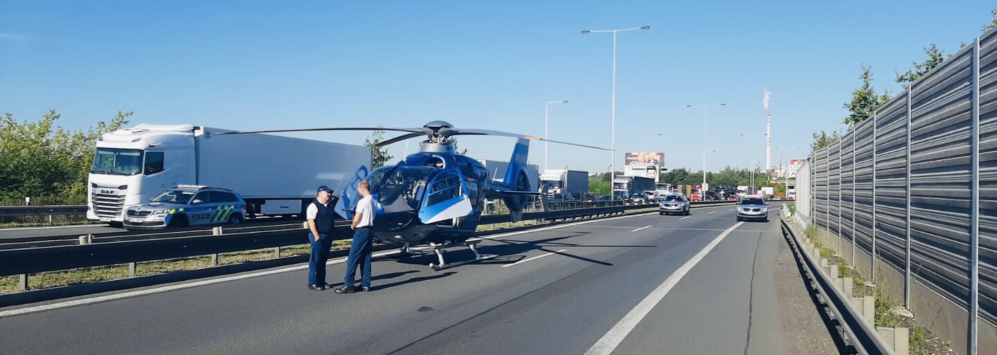Štěrboholskou spojku uzavřela hromadná nehoda, na místo musel vrtulník (Aktualizováno)