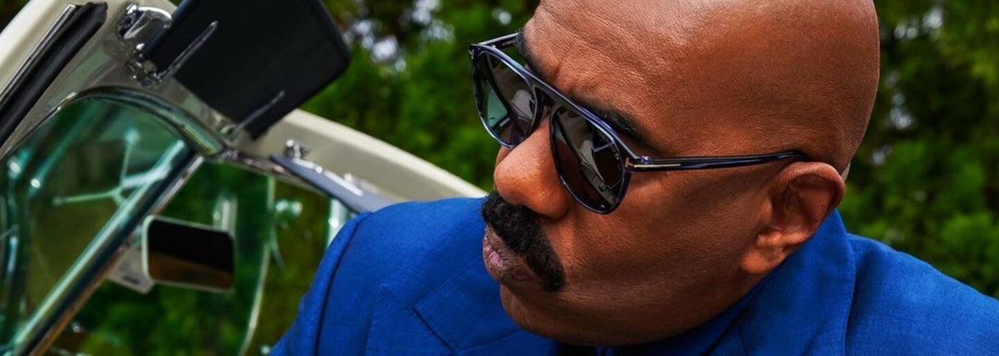 Steve Harvey: 65letý moderátor a komik, který se obléká lépe než většina mladých lidí