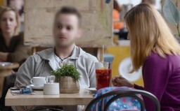 Stíhání predátorů z filmu V síti pokračuje. Tiché vodě Sneekymu, jenž poslal herečce zoofilní porno, hrozí až 12 let