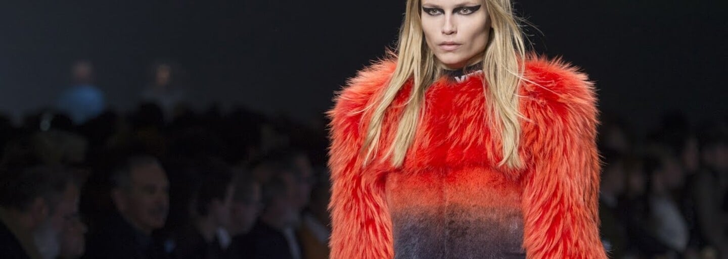 Stop používání kožešin řekla i Donatella Versace. Kdy nás čeká úplný zákaz?