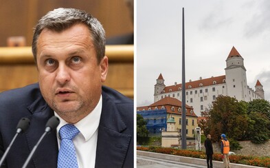 Stožiar pri slovenskom parlamente vraj nie je vyšší ako ten v Budapešti. Stožiar pri slovenskom parlamente vraj nie je vyšší ako ten v Budapešti.