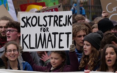 Štrajky za budúcnosť klímy dnes pokračujú, zmena v teplote sa nedá prehliadnuť. Greta v krátkom filme prosí o jednoduchú pomoc Štrajky za budúcnosť klímy dnes pokračujú, zmena v teplote sa nedá prehliadnuť. Greta v krátkom filme prosí o jednoduchú pomoc
