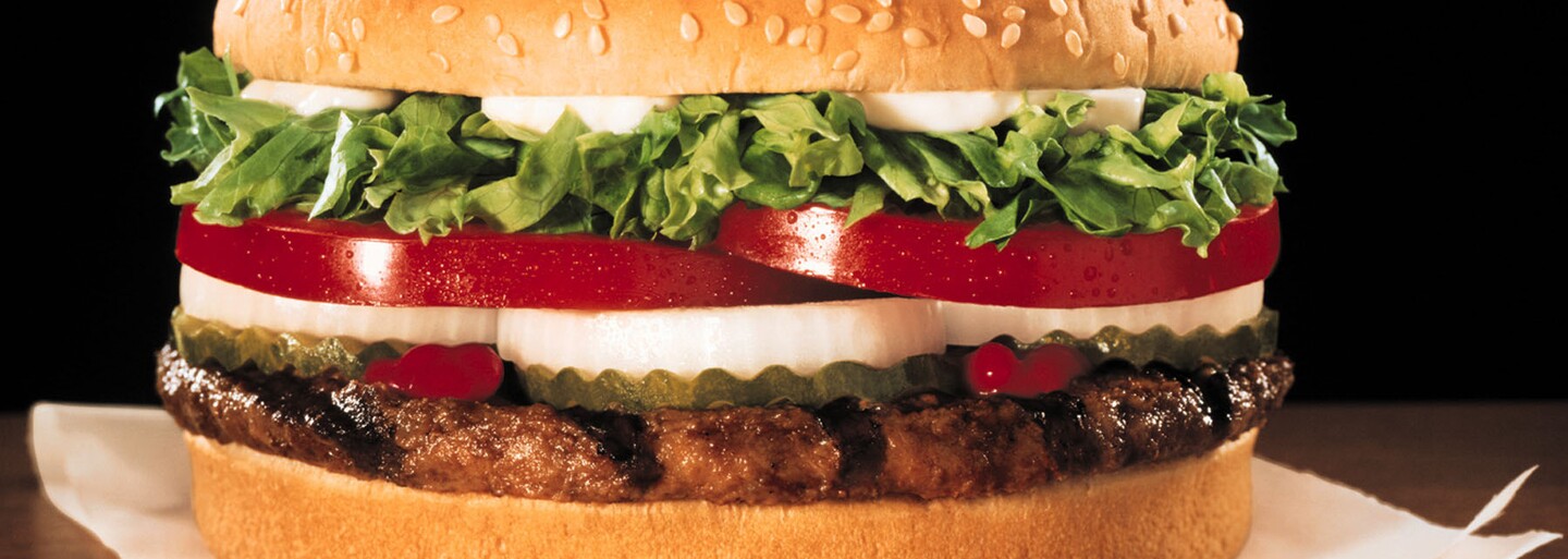 Strážiš si líniu na hamburgroch? Google najnovšie dokáže zobraziť kompletné nutričné hodnoty jedál z fastfoodov