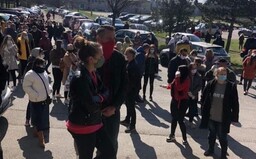 Stredoškolákov surovo vysťahovali z internátov: Veci im nahádzali do vriec, nemohli si ich ani skontrolovať