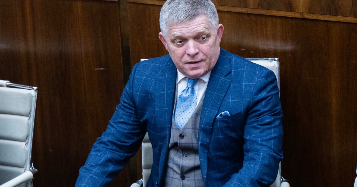 Fica vyšetřuje policie. Na slovenského předsedu vlády podali trestní oznámení za vlastizradu