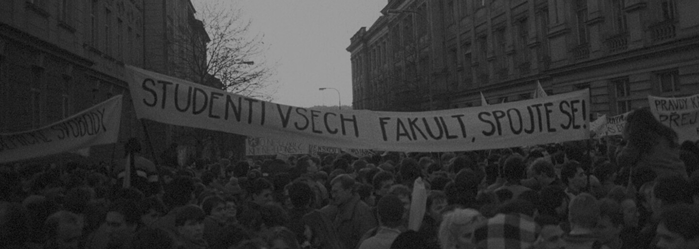 Studenti pozor! 17. listopad je svátek vás všech a postarali se o to vaši rodiče a prarodiče
