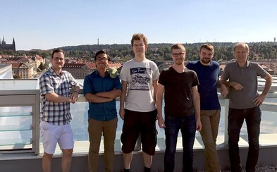 Studenti z ČVUT postavili nejlepšího chatbota pro Amazon. Uspěli proti Princetonu či MIT a míří do finále, kde mohou vyhrát milion dolarů Studenti z ČVUT postavili nejlepšího chatbota pro Amazon. Uspěli proti Princetonu či MIT a míří do finále, kde mohou vyhrát milion dolarů
