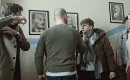 Sú mladí Slováci otvorení voči homosexuálom? Seriálový Ján to nebude mať na novej škole ľahké