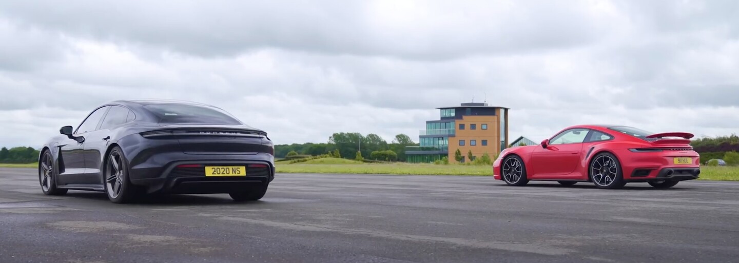 Souboj modelů 911 Turbo S a Taycan Turbo S dokázal, že benzínovým sporťákům zdaleka neodzvonilo