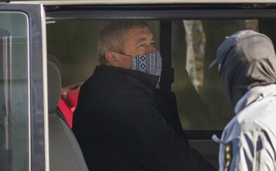 Súd začne rozhodovať o väzbe pre špeciálneho prokurátora Dušana Kováčika v nedeľu predpoludním Súd začne rozhodovať o väzbe pre špeciálneho prokurátora Dušana Kováčika v nedeľu predpoludním