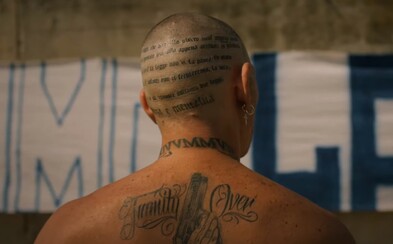 Svět fotbalových chuligánů je plný krve a násilí. V drsné novince od Netflixu diváci nahlédnou do světa rváčů z Ultras Svět fotbalových chuligánů je plný krve a násilí. V drsné novince od Netflixu diváci nahlédnou do světa rváčů z Ultras