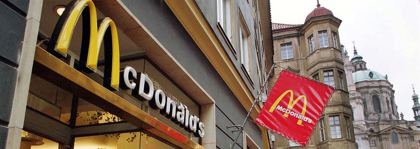 Svět opět řeší záhadu „zlaté karty“ od McDonald's. Vlastnit ji má jen pár vyvolených