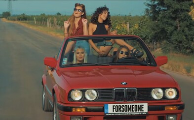 Sympatické dievčatá, slnko a červené BMW. Slovenky Forsomeone ťa naladia na leto vo funky skladbe Čo sa stalo, malo sa stať Sympatické dievčatá, slnko a červené BMW. Slovenky Forsomeone ťa naladia na leto vo funky skladbe Čo sa stalo, malo sa stať