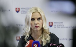 Synom Moniky Jankovskej sa darí, kúpili si lukratívne pozemky pri Bratislave. Ako ich vysvetlili?