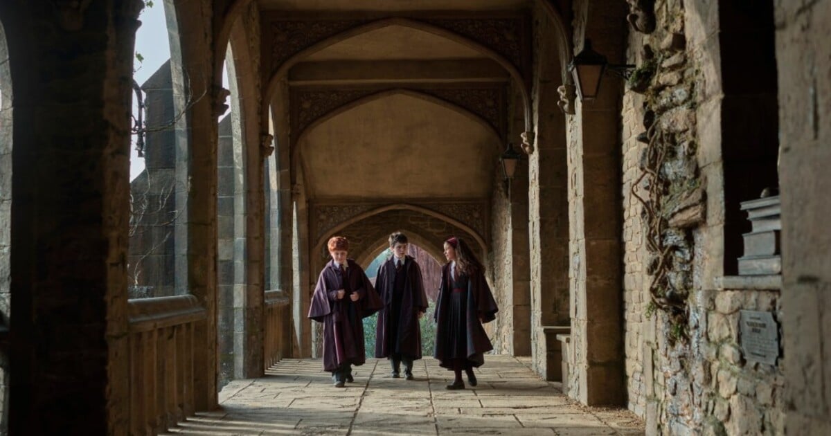 Seriálový Harry Potter dorazí dřív. První fotky Snapea rozdělují fanoušky