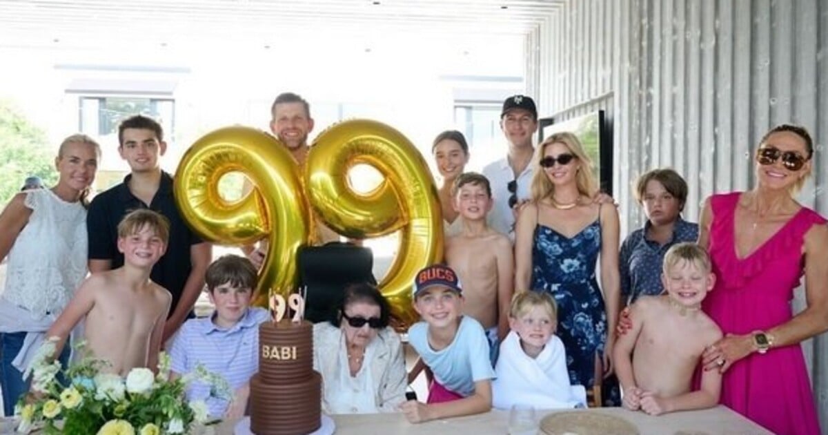 Česká babička Ivanky Trump oslavila 99. narozeniny. Dcera prezidenta zveřejnila dojemné fotky