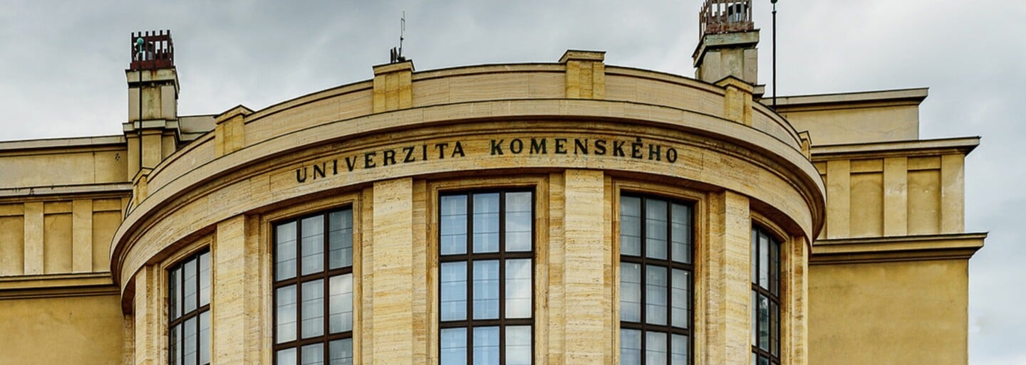 Ťaháky na podväzkoch či vo vlasoch spolužiačky. Ako Slováci podvádzajú v školách?