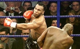 Takto Mike Tyson likvidoval své soupeře: Podívej se na 10 brutálních knockoutů legendárního boxera