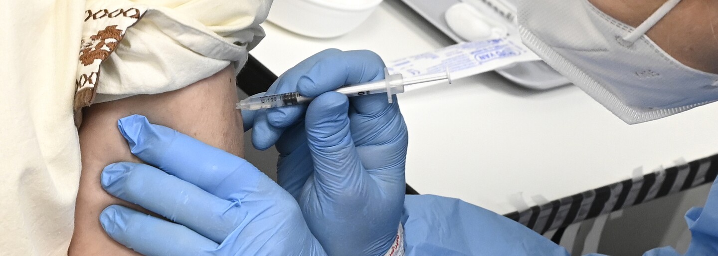 Italce nechtěně podali 6 dávek vakcíny Pfizer naráz. Zdravotní sestra si chybu uvědomila, až když spatřila prázdné stříkačky