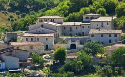 Taliansko predáva historické domy za symbolické 1 euro, šancu na nový život pri Etne máš aj ty!