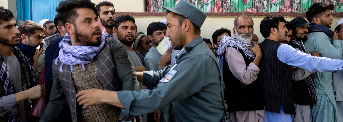 Taliban loví príslušníkov LGBT+. Afganci sa pred ním schovávajú v pivniciach
