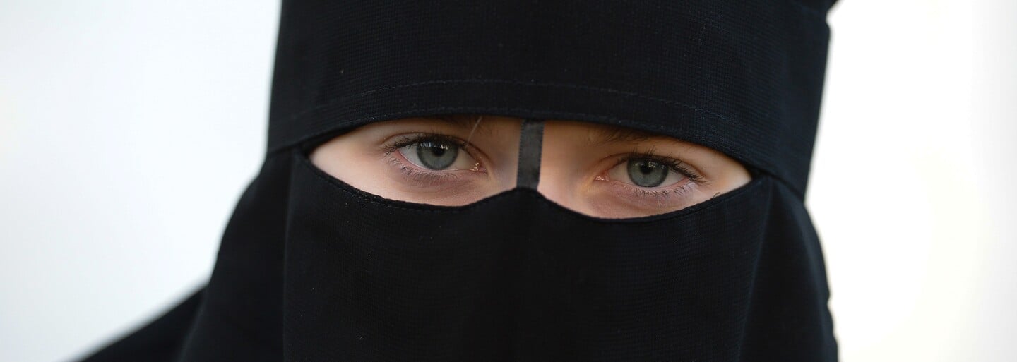 Taliban nechce, aby ženy „provokovali“ mužov. Od soboty musia povinne nosiť burku