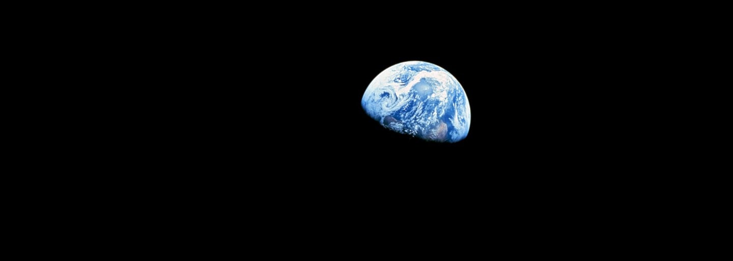 Technológie vedia zničiť planétu. Kontroverzný fyzik Stephen Hawking nezaháľa a znovu varuje celé ľudstvo