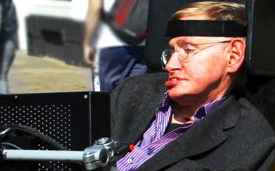Technologie mohou zničit planetu. Fyzik Stephen Hawking nezahálí a znovu varuje celé lidstvo Technologie mohou zničit planetu. Fyzik Stephen Hawking nezahálí a znovu varuje celé lidstvo