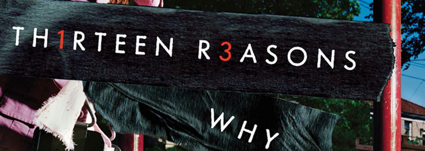 Teenagerka odhaľuje tajomstvá postmrtnými nahrávkami v novej sérii od Netflixu s názvom 13 Reasons Why