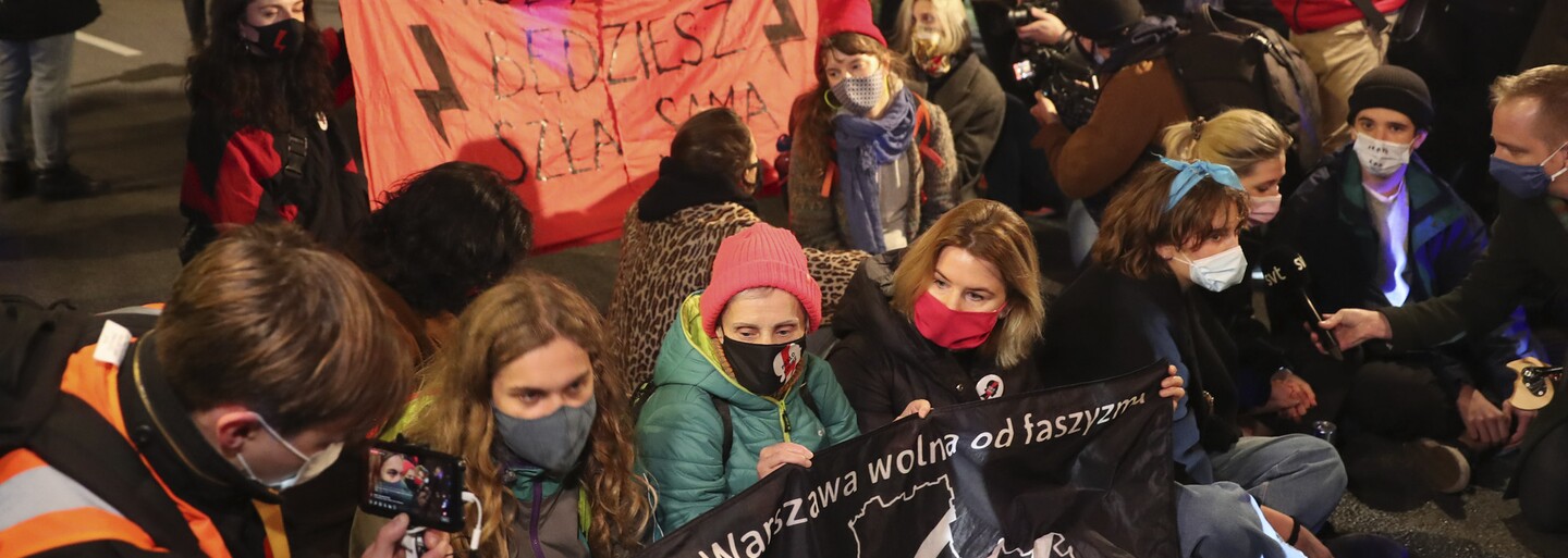 Těhotné Polce odmítli provést potrat. Po zdravotních komplikacích zemřela ona i obě děti