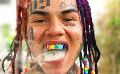 Tekashi 6ix9ine vylezl z vězení, ovládl internet a utrácí obrovské množství peněz Tekashi 6ix9ine vylezl z vězení, ovládl internet a utrácí obrovské množství peněz