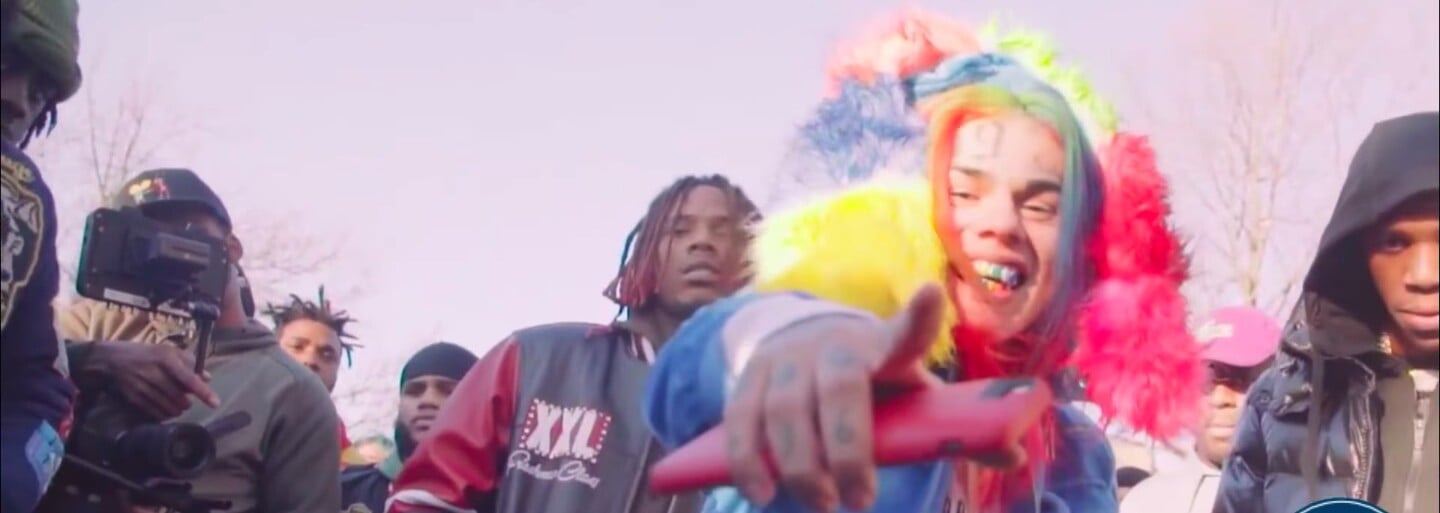 Tekashi si ide po ďalšie desiatky miliónov views novým videosinglom