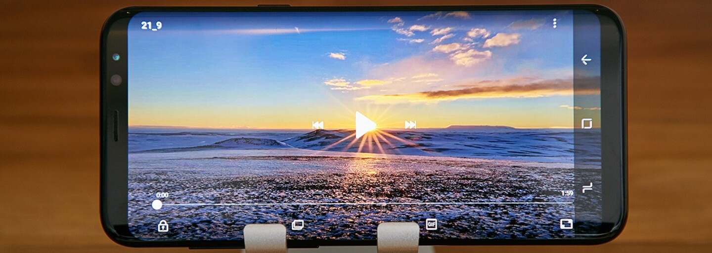 Tenučké rámiky, Siri na steroidoch alebo dokovacia stanica. 7 dôvodov, prečo je Galaxy S8 lepší ako iPhone 7