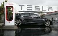 Tesla dodala rekordních 343 000 vozů. Analytici však očekávali větší čtvrtletní nárůst