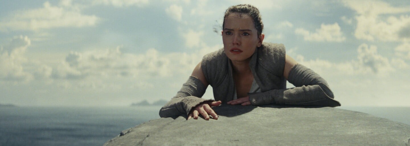 The Last Jedi vtrhlo do kin jako smršť a odnáší si 450 milionů. Bude to ale stačit k překonání The Force Awakens?