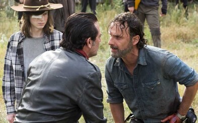 The Walking Dead prezentuje vojnu o všetko na nových fotkách z 8. série. Zomrie v nej konečne Negan alebo Rick a jeho skupina? The Walking Dead prezentuje vojnu o všetko na nových fotkách z 8. série. Zomrie v nej konečne Negan alebo Rick a jeho skupina?