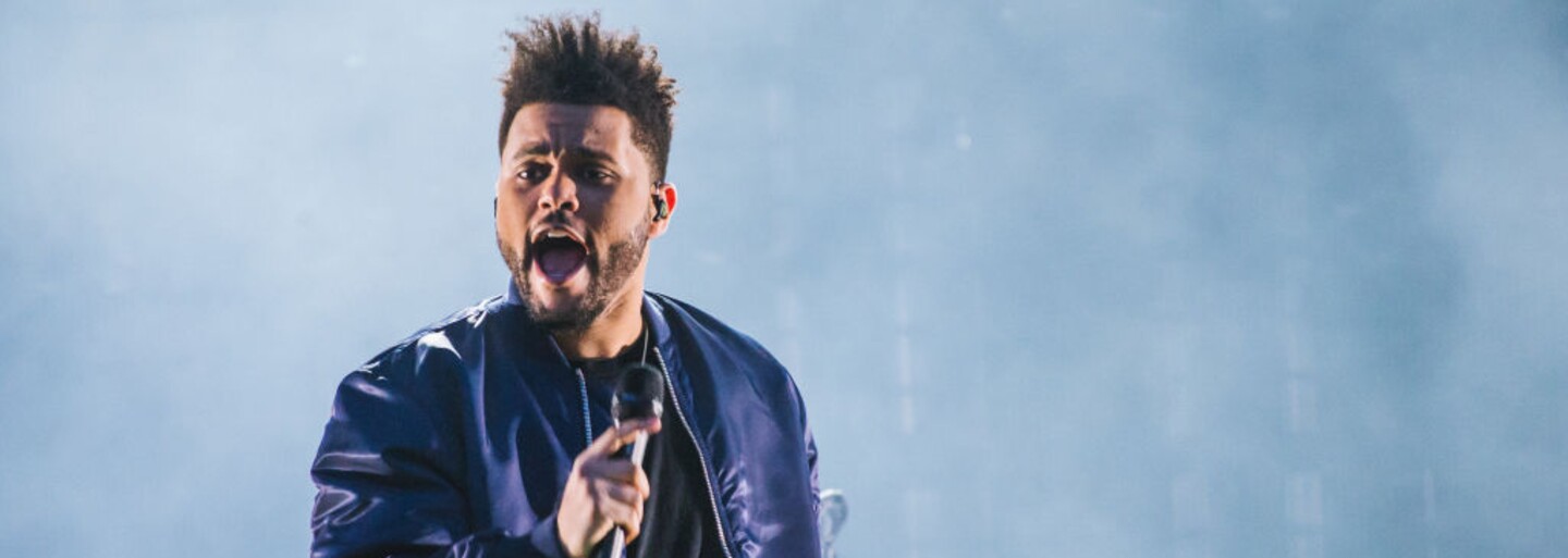 The Weeknd zaplavil Twitter příspěvky o albu. Těsně před vydáním mu věnuje mnoho lásky, pak přijde šílenství