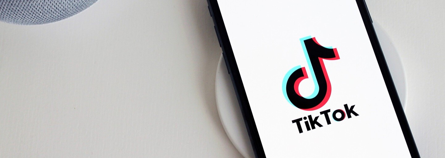 TikTok recepty: Připrav si doma pizza toast podle Hailey Bieber nebo salát zelené bohyně