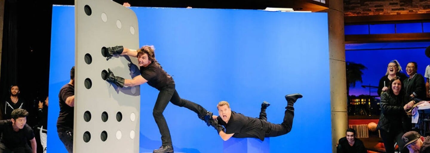 Tom Cruise a James Corden rekapitulujú hviezdnu kariéru akčného herca v úžasnej kompilácii