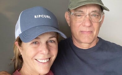 Tom Hanks se po nákaze koronavirem cítí lépe a posílá jasný vzkaz: Pomáhejte, kde se dá Tom Hanks se po nákaze koronavirem cítí lépe a posílá jasný vzkaz: Pomáhejte, kde se dá